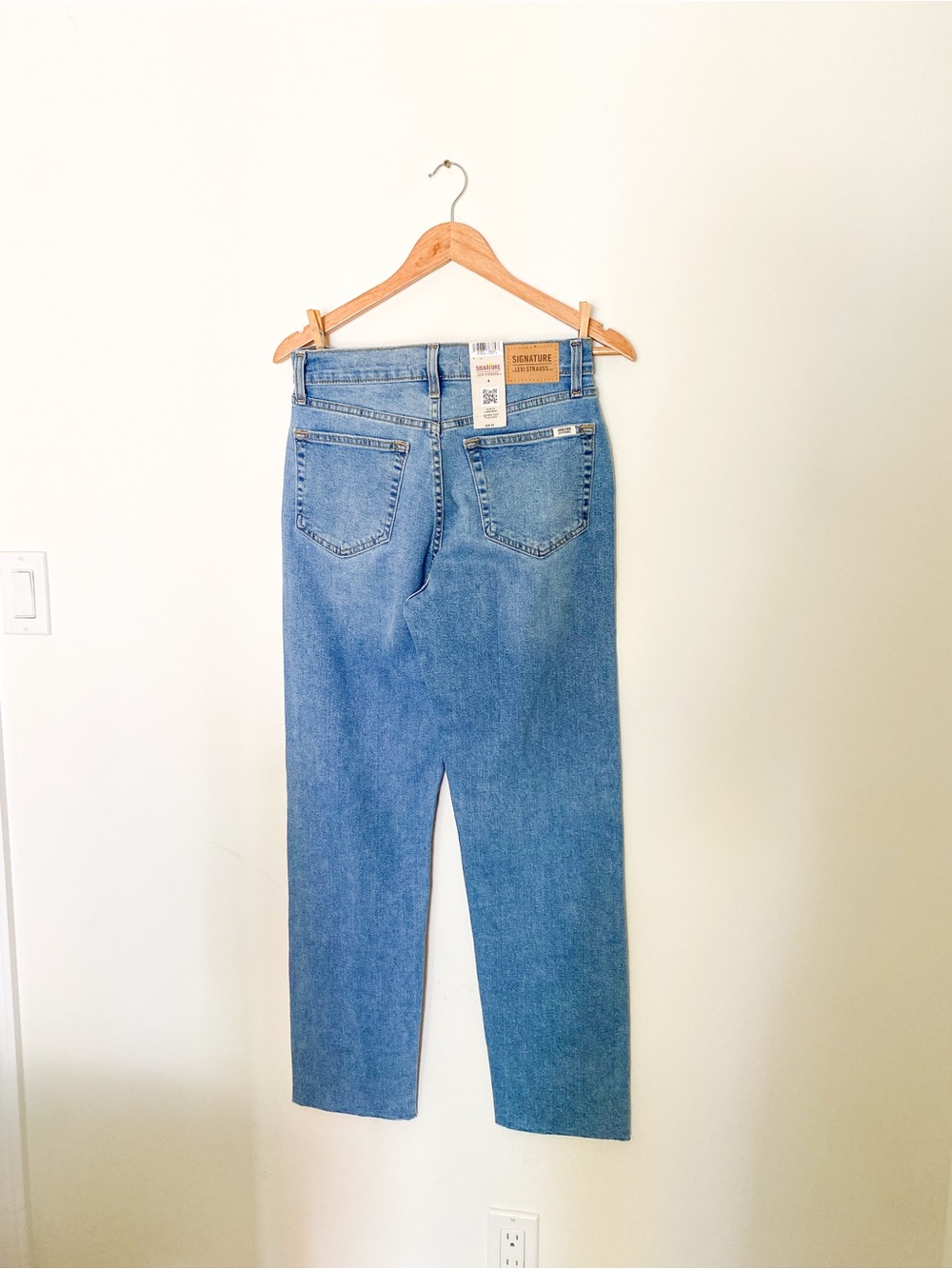 LEVIS | 100% Cotton Straight Leg Jeans | Classic Light Wash High-Rise Denim - Picture 5 of 7